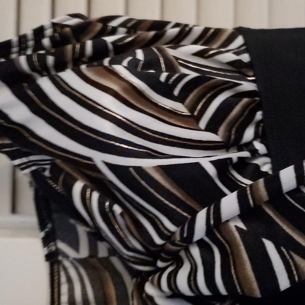 Longitude Women's Black & White One Piece Swimsuit Size18W - Picture 3 of 6